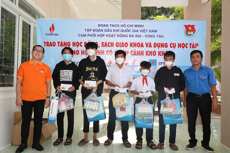 Nhiều hoạt động ý nghĩa tại chiến dịch mùa hè xanh năm 2022 Tuổi trẻ Dầu khí: Nhiều hoạt động ý nghĩa tại chiến dịch Mùa hè xanh năm 2022