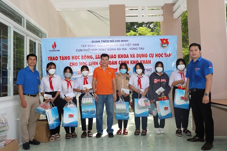 Nhiều hoạt động ý nghĩa tại chiến dịch mùa hè xanh năm 2022 Tuổi trẻ Dầu khí: Nhiều hoạt động ý nghĩa tại chiến dịch Mùa hè xanh năm 2022