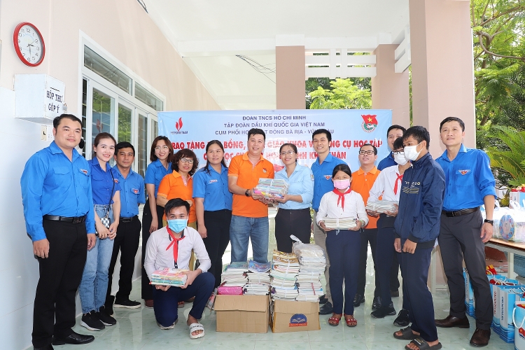 Nhiều hoạt động ý nghĩa tại chiến dịch mùa hè xanh năm 2022 Tuổi trẻ Dầu khí: Nhiều hoạt động ý nghĩa tại chiến dịch Mùa hè xanh năm 2022