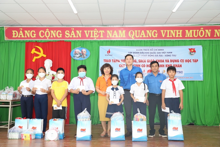 Nhiều hoạt động ý nghĩa tại chiến dịch mùa hè xanh năm 2022 Tuổi trẻ Dầu khí: Nhiều hoạt động ý nghĩa tại chiến dịch Mùa hè xanh năm 2022