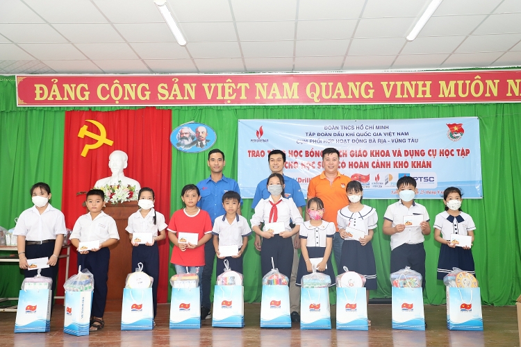 Nhiều hoạt động ý nghĩa tại chiến dịch mùa hè xanh năm 2022 Tuổi trẻ Dầu khí: Nhiều hoạt động ý nghĩa tại chiến dịch Mùa hè xanh năm 2022