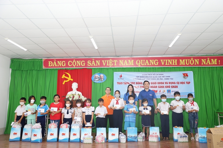 Nhiều hoạt động ý nghĩa tại chiến dịch mùa hè xanh năm 2022 Tuổi trẻ Dầu khí: Nhiều hoạt động ý nghĩa tại chiến dịch Mùa hè xanh năm 2022