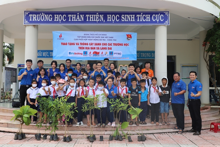 Nhiều hoạt động ý nghĩa tại chiến dịch mùa hè xanh năm 2022 Tuổi trẻ Dầu khí: Nhiều hoạt động ý nghĩa tại chiến dịch Mùa hè xanh năm 2022