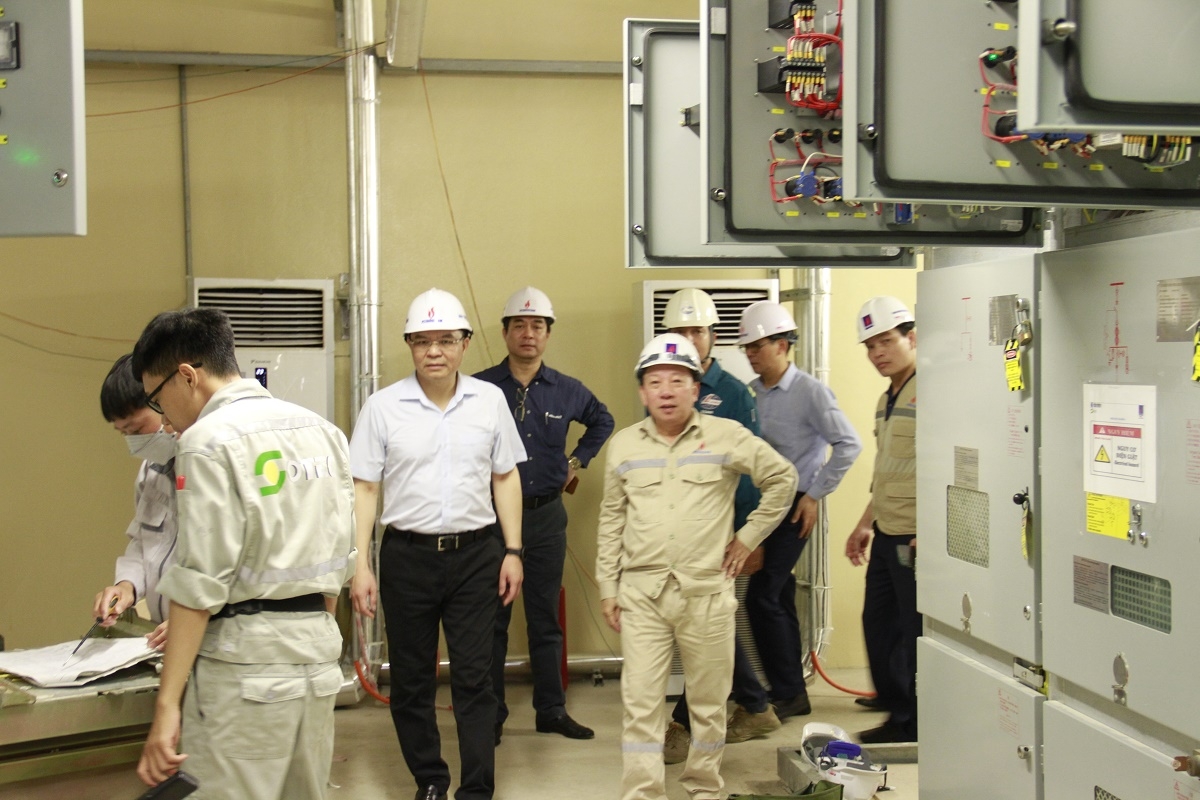 Dự án NMNĐ Thái Bình 2 còn nhiều khó khăn nhưng Petrovietnam sẽ nỗ lực cao nhất để hoàn thành dự án đúng cam kết Dự án NMNĐ Thái Bình 2 còn nhiều khó khăn nhưng Petrovietnam sẽ nỗ lực cao nhất để hoàn thành dự án đúng cam kết