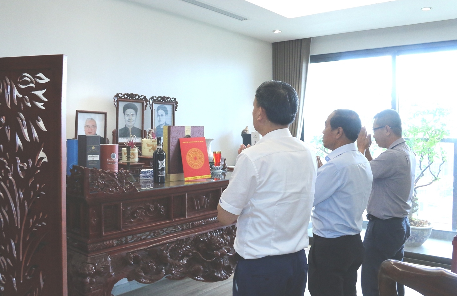 Lãnh đạo Petrovietnam thăm hỏi, tri ân nguyên lãnh đạo Tập đoàn Lãnh đạo Petrovietnam thăm hỏi, tri ân nguyên lãnh đạo Tập đoàn