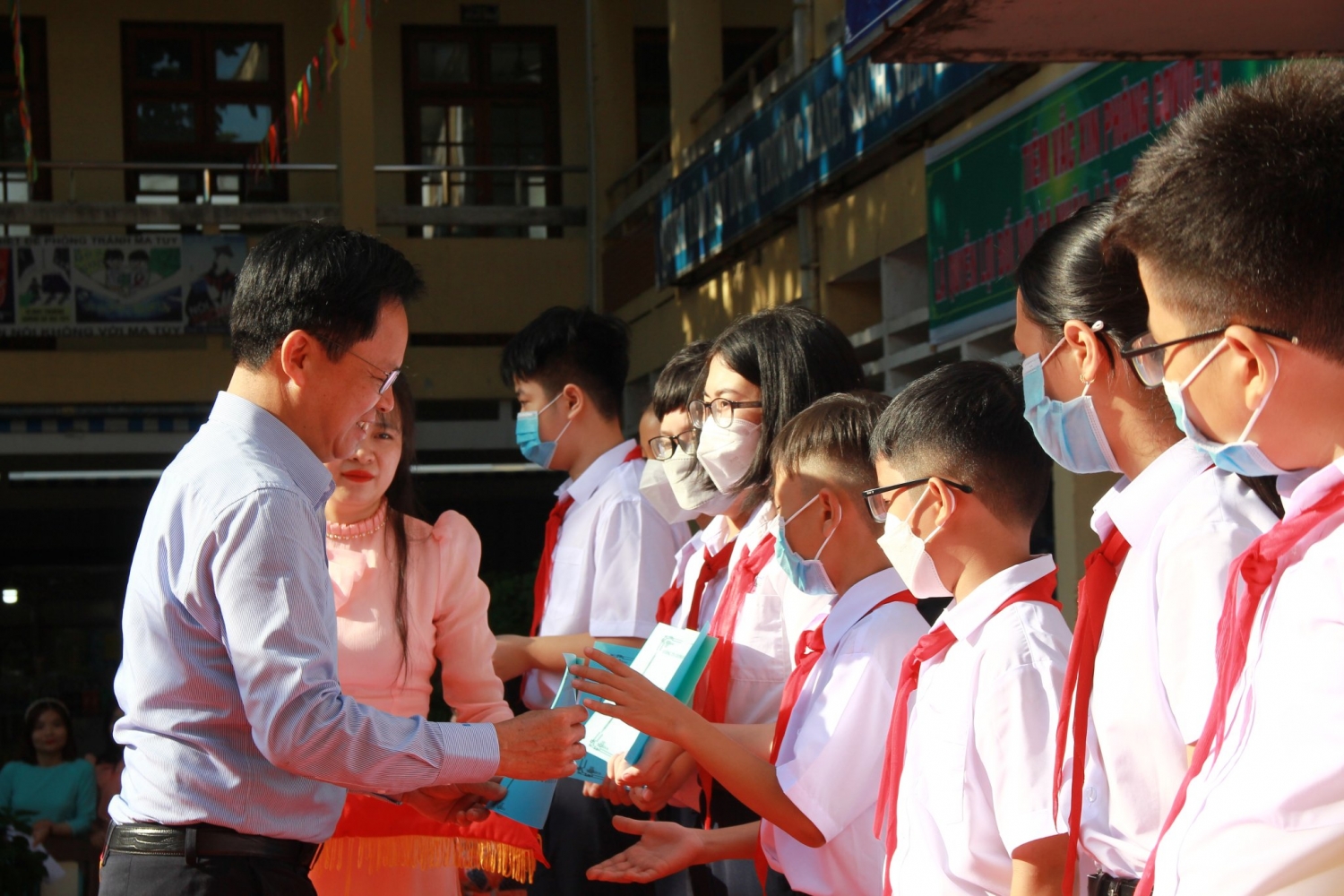 BSR trao học bổng đầu năm học mới BSR trao học bổng đầu năm học mới