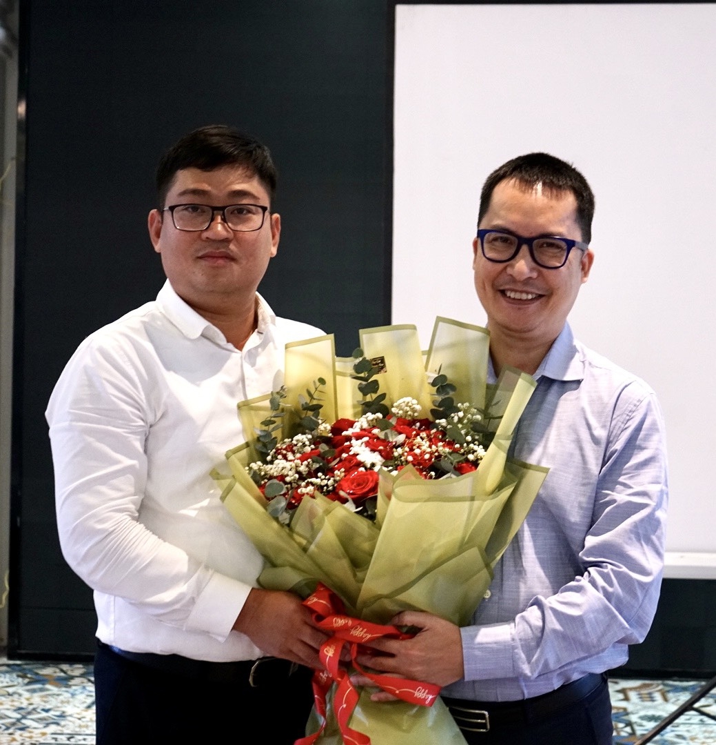 Cảm ơn đối tác phụ trách chuyên môn của khóa đào tạo - giảng viên Nguyễn Thanh Sơn, Chủ tịch MVV Academy Cảm ơn đối tác phụ trách chuyên môn của khóa đào tạo - giảng viên Nguyễn Thanh Sơn, Chủ tịch MVV Academy