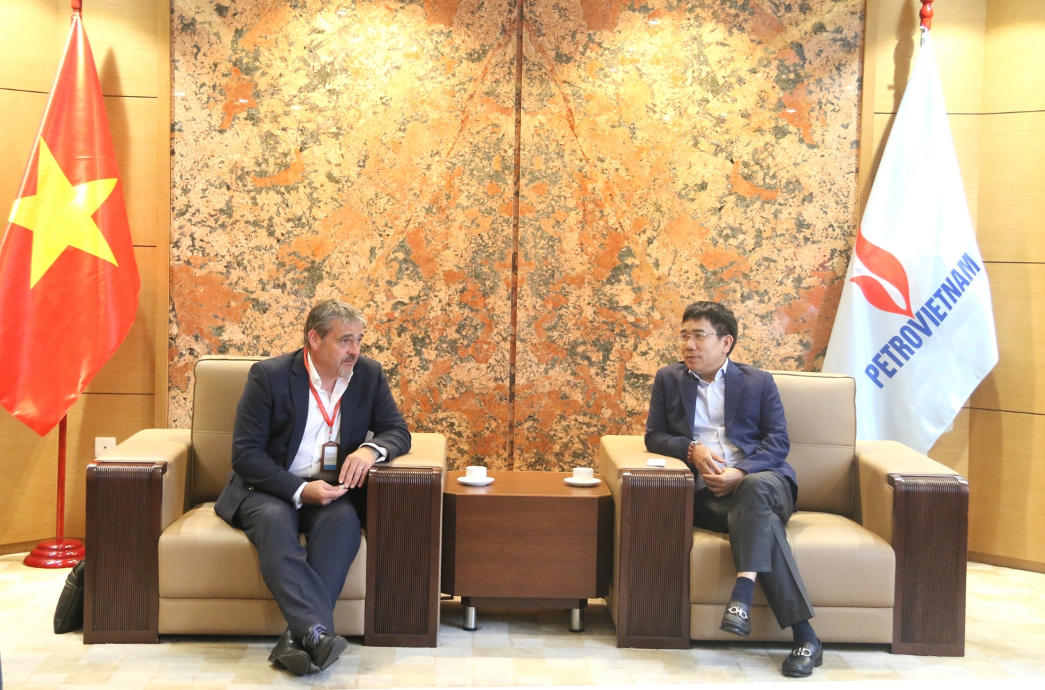 Petrovietnam and Wood promote cooperation in oil and gas processing