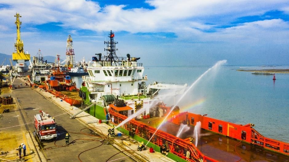 Hành trình 40 năm của Xí nghiệp Dịch vụ cảng và Cung ứng vật tư thiết bị Vietsovpetro Hành trình 40 năm của Xí nghiệp Dịch vụ cảng và Cung ứng vật tư thiết bị Vietsovpetro