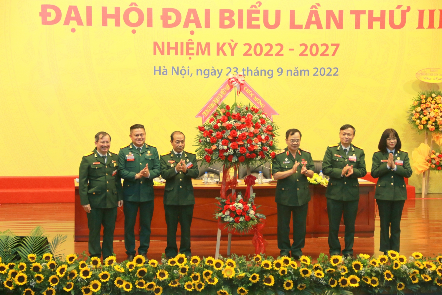 Hội CCB Petrovietnam phải là lực lượng gương mẫu, đi đầu trong mọi hoạt động của Tập đoàn Hội CCB Petrovietnam phải là lực lượng gương mẫu, đi đầu trong mọi hoạt động của Tập đoàn