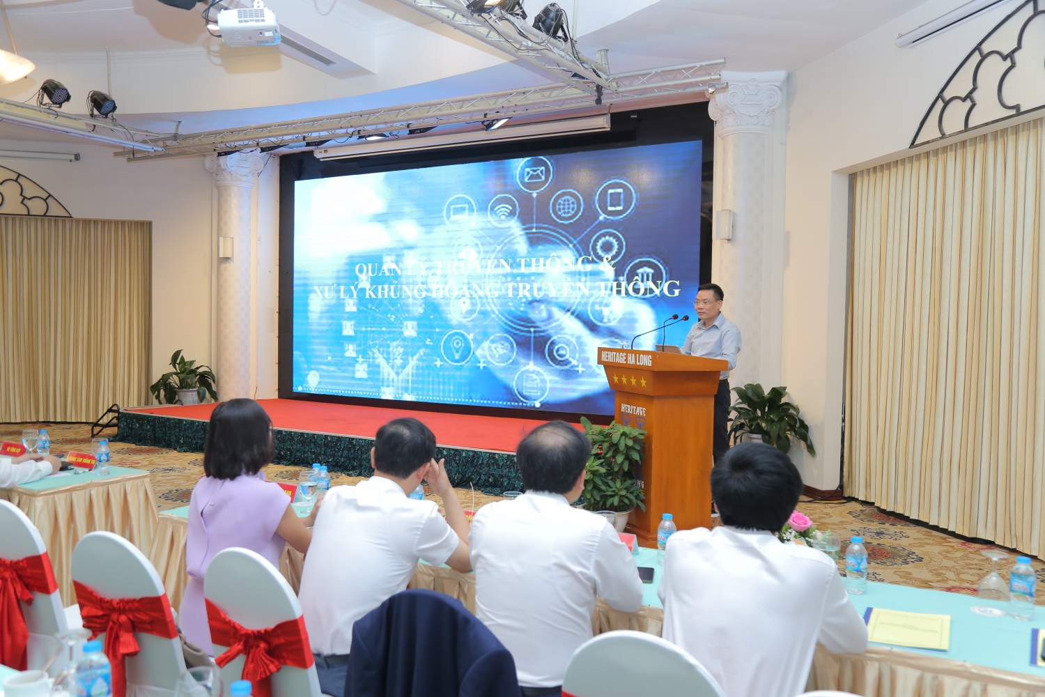 Tăng cường phối hợp công việc giữa Văn phòng UBQLVNN với các Tập đoàn, Tổng Công ty Tăng cường phối hợp công việc giữa Văn phòng UBQLVNN với các Tập đoàn, Tổng Công ty
