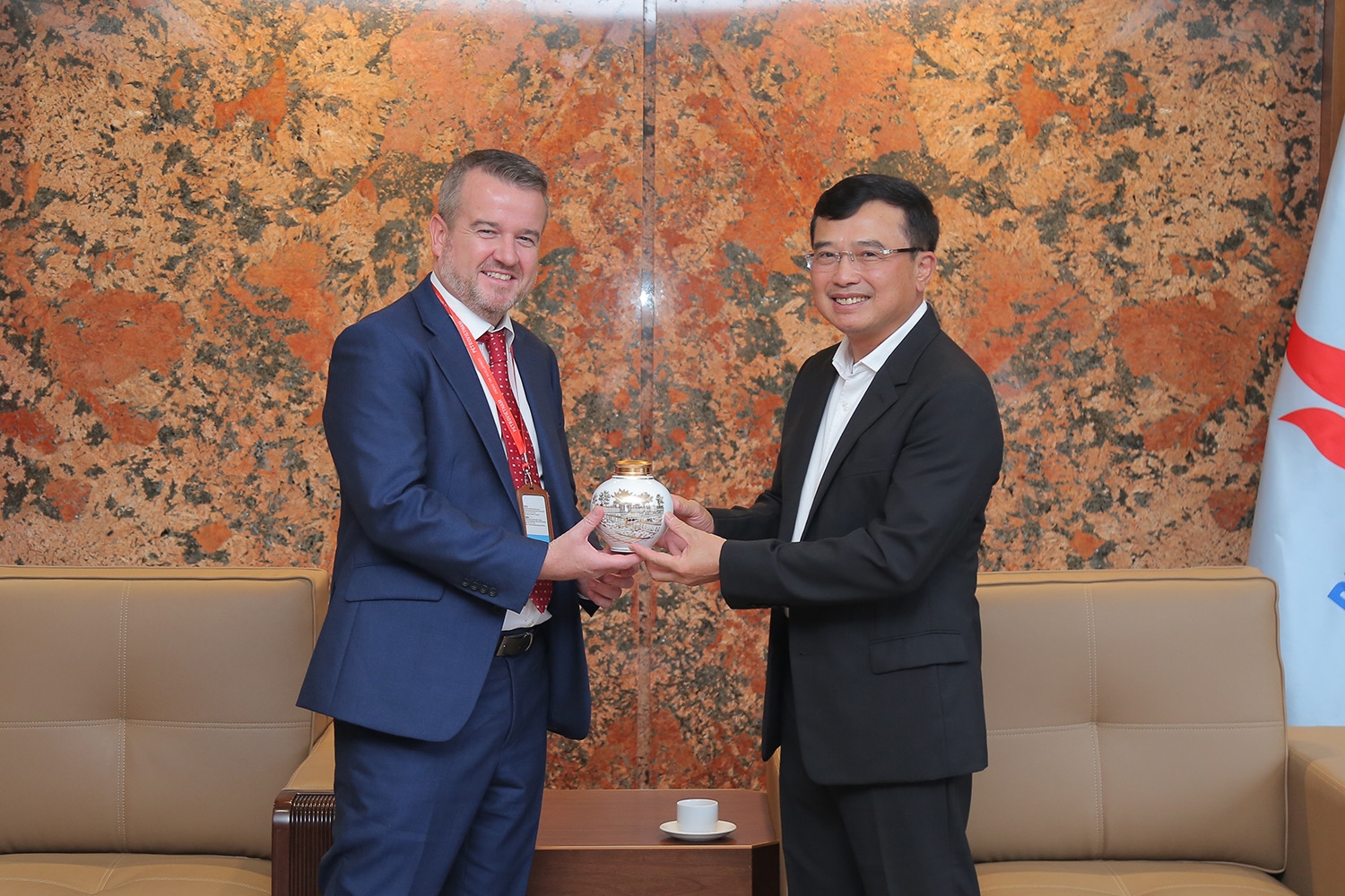 Chủ tịch HĐTV Petrovietnam Hoàng Quốc Vượng tiếp lãnh đạo Công ty Corio Generation Chủ tịch HĐTV Petrovietnam Hoàng Quốc Vượng tiếp lãnh đạo Công ty Corio Generation