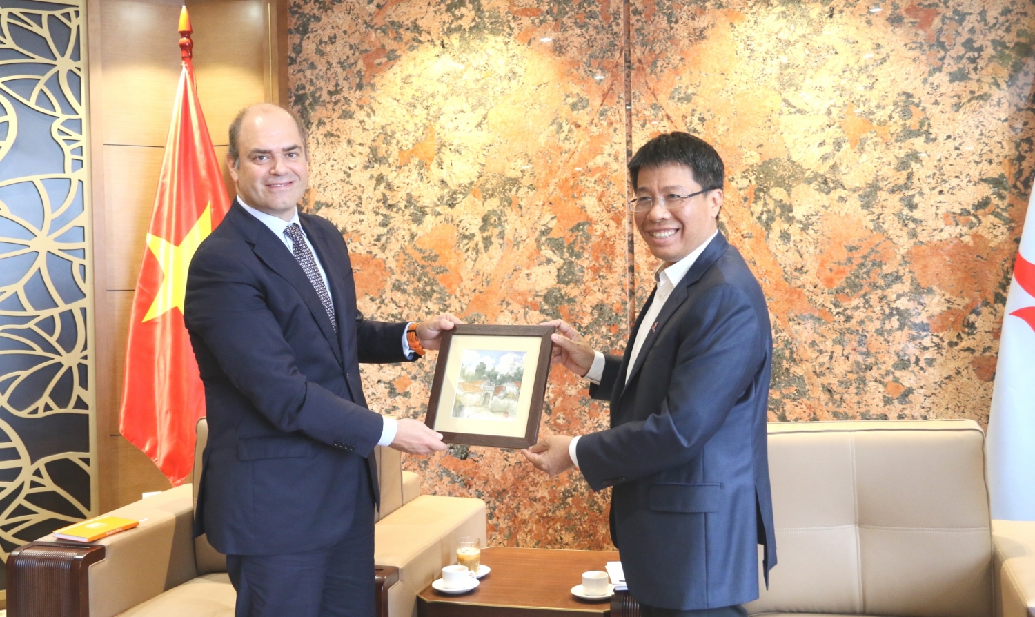 Petrovietnam và Ngân hàng ING tăng cường hợp tác trong lĩnh vực năng lượng tái tạo Petrovietnam và Ngân hàng ING tăng cường hợp tác trong lĩnh vực năng lượng tái tạo