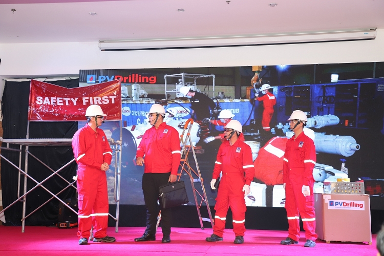 Khai mạc Hội thi An toàn vệ sinh viên giỏi ngành Dầu khí lần IX năm 2022 Khai mạc Hội thi An toàn vệ sinh viên giỏi ngành Dầu khí lần thứ IX, năm 2022
