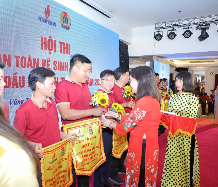 Khai mạc Hội thi An toàn vệ sinh viên giỏi ngành Dầu khí lần IX năm 2022 Khai mạc Hội thi An toàn vệ sinh viên giỏi ngành Dầu khí lần thứ IX, năm 2022