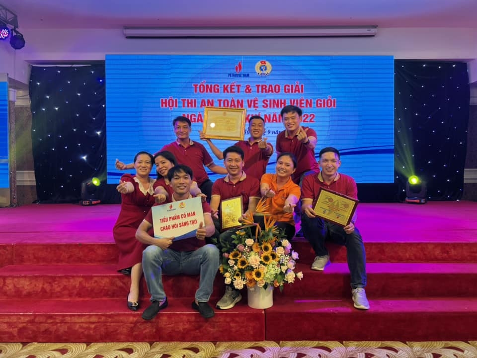 Hành trình vượt khó gặt hái thành công Hành trình vượt khó gặt hái thành công