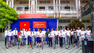 Petrovietnam chung sức "tiếp bước em đến trường"