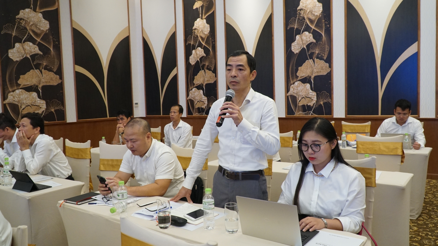 Lãnh đạo PVEP và đại diện các đơn vị/dự án cho ý kiến tại Hội nghị Lãnh đạo PVEP và đại diện các đơn vị/dự án cho ý kiến tại Hội nghị