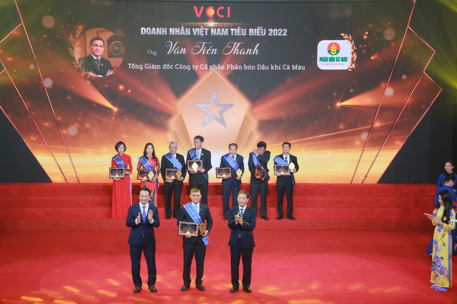 Tổng giám đốc Petrovietnam Lê Mạnh Hùng được vinh danh TOP 10 Doanh nhân tiêu biểu nhất Việt Nam năm 2022'