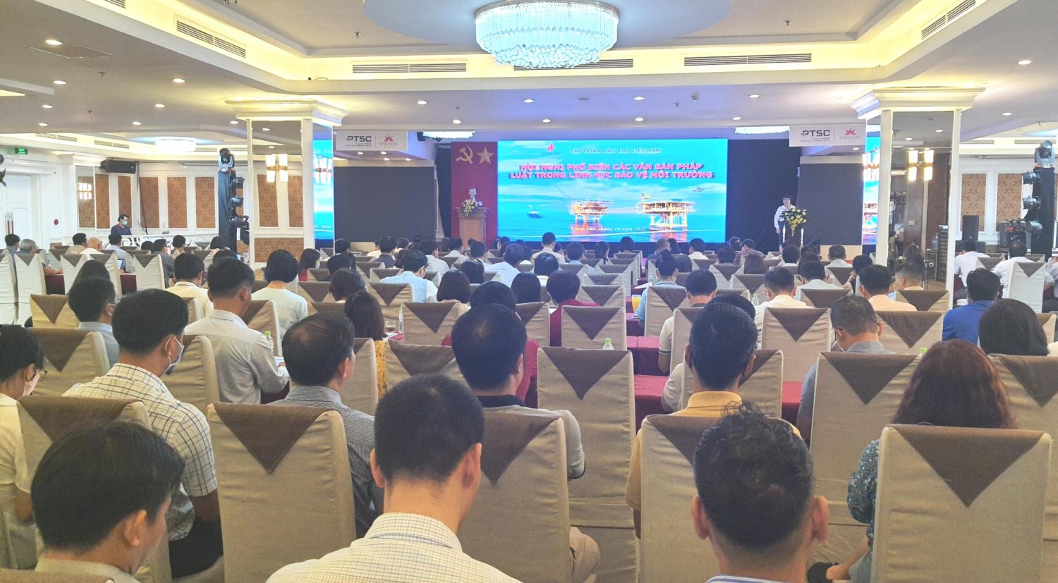Petrovietnam tổ chức tập huấn phổ biến các văn bản pháp luật về bảo vệ môi trường Petrovietnam tổ chức tập huấn phổ biến các văn bản pháp luật về bảo vệ môi trường
