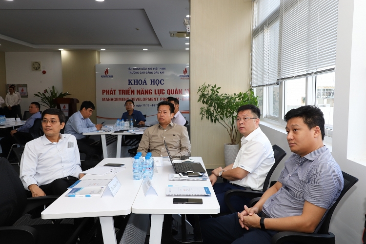 PVCollege tổ chức khai giảng khóa đào tạo Phát triển năng lực quản lý_MDP cho Tập đoàn Dầu khí quốc gia Việt Nam PVCollege khai giảng khóa đào tạo Phát triển năng lực quản lý cho Petrovietnam