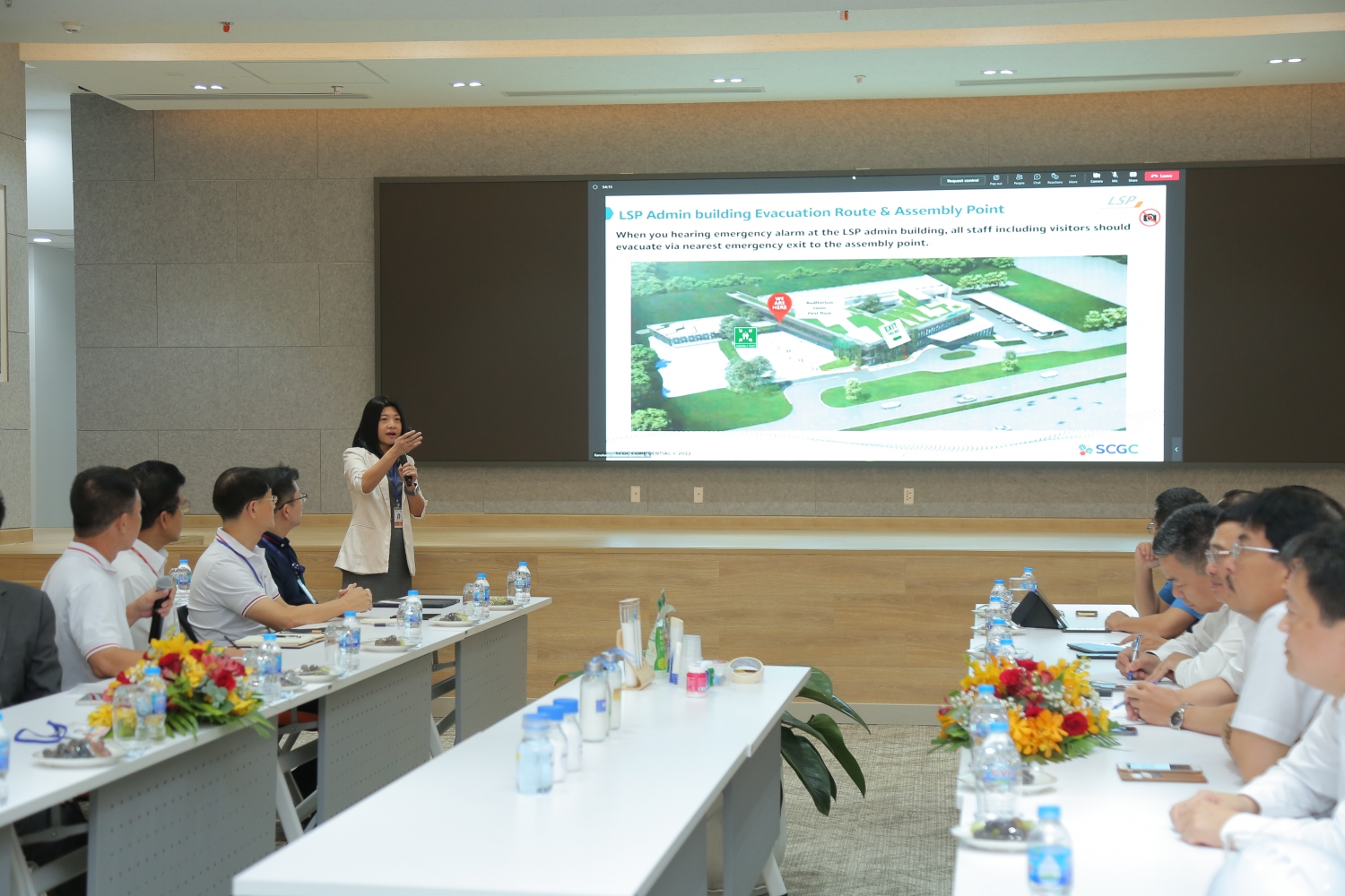 Chủ tịch HĐTV Petrovietnam Hoàng Quốc Vượng thăm và làm việc tại Tổ hợp hoá dầu Long Sơn