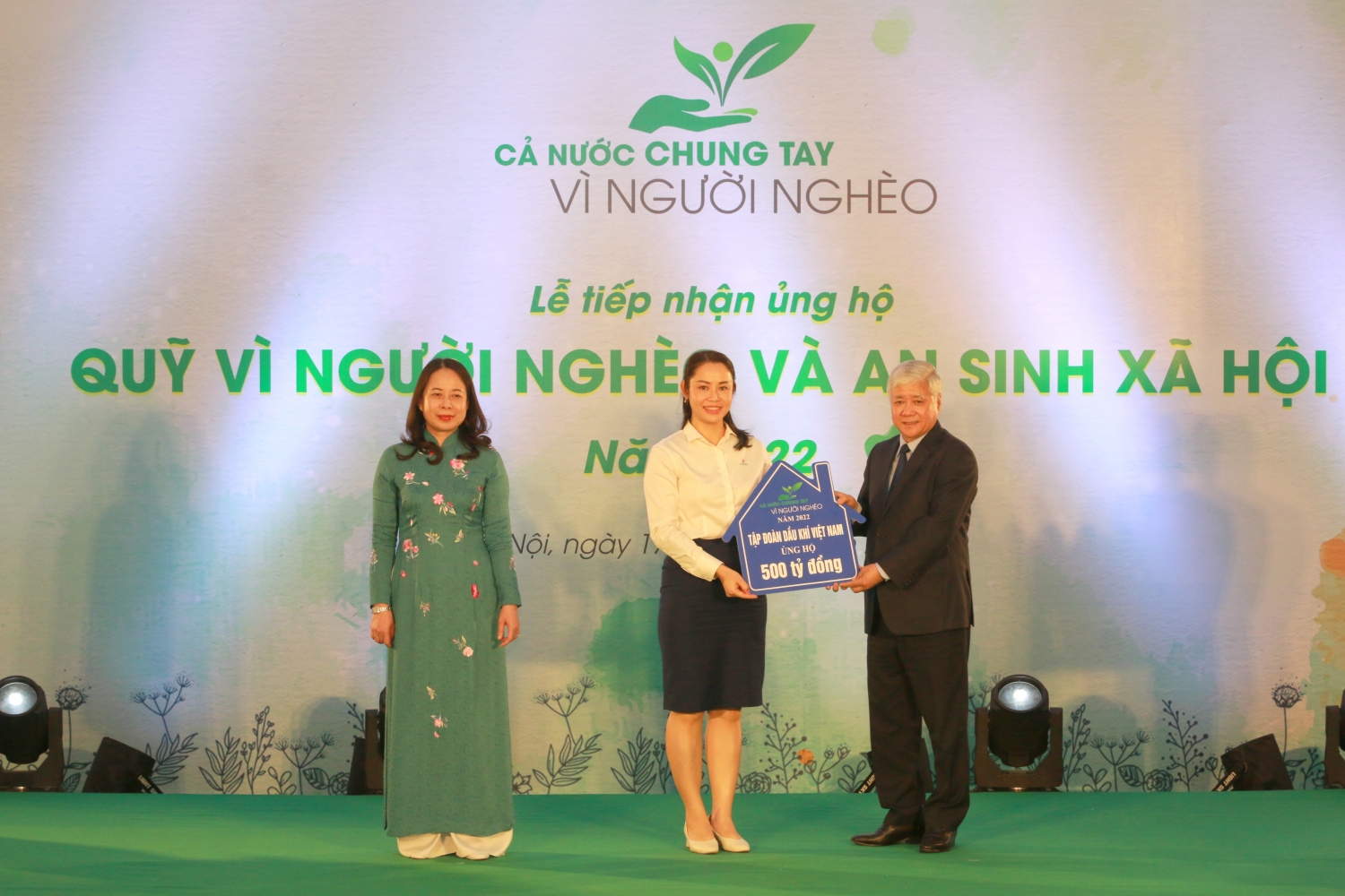 Petrovietnam ủng hộ 500 tỷ đồng cho Quỹ Petrovietnam ủng hộ 500 tỷ đồng cho Quỹ