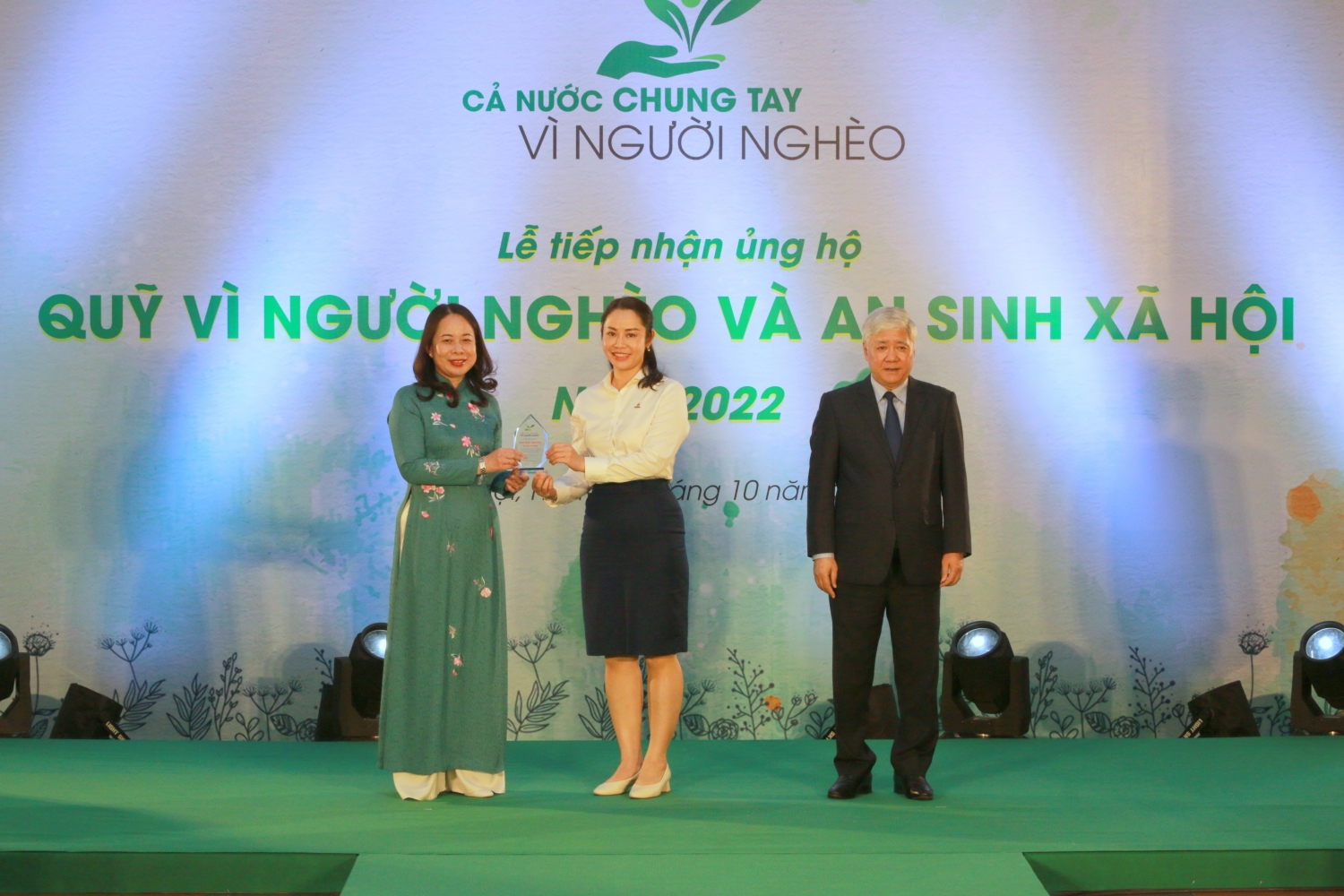 Petrovietnam ủng hộ 500 tỷ đồng cho Quỹ Petrovietnam ủng hộ 500 tỷ đồng cho Quỹ