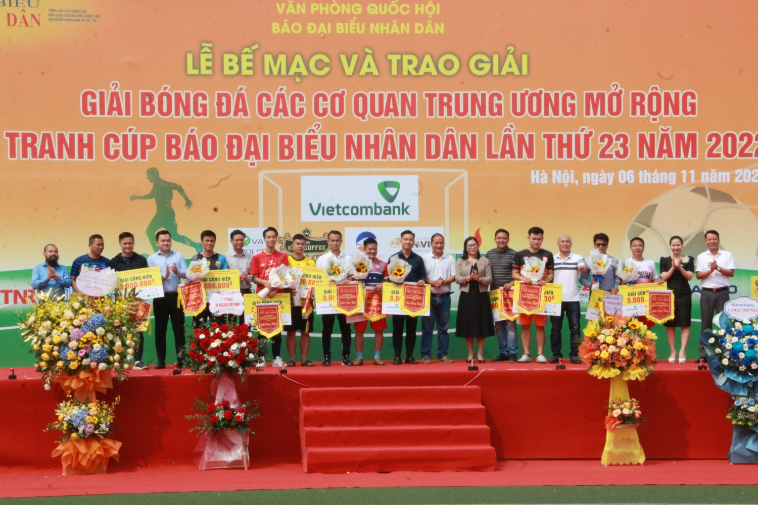 Đội bóng Tập đoàn Dầu khí Việt Nam giành Giải tư Giải bóng đá các cơ quan Trung ương Đội bóng Tập đoàn Dầu khí Việt Nam giành Giải tư Giải bóng đá các cơ quan Trung ương