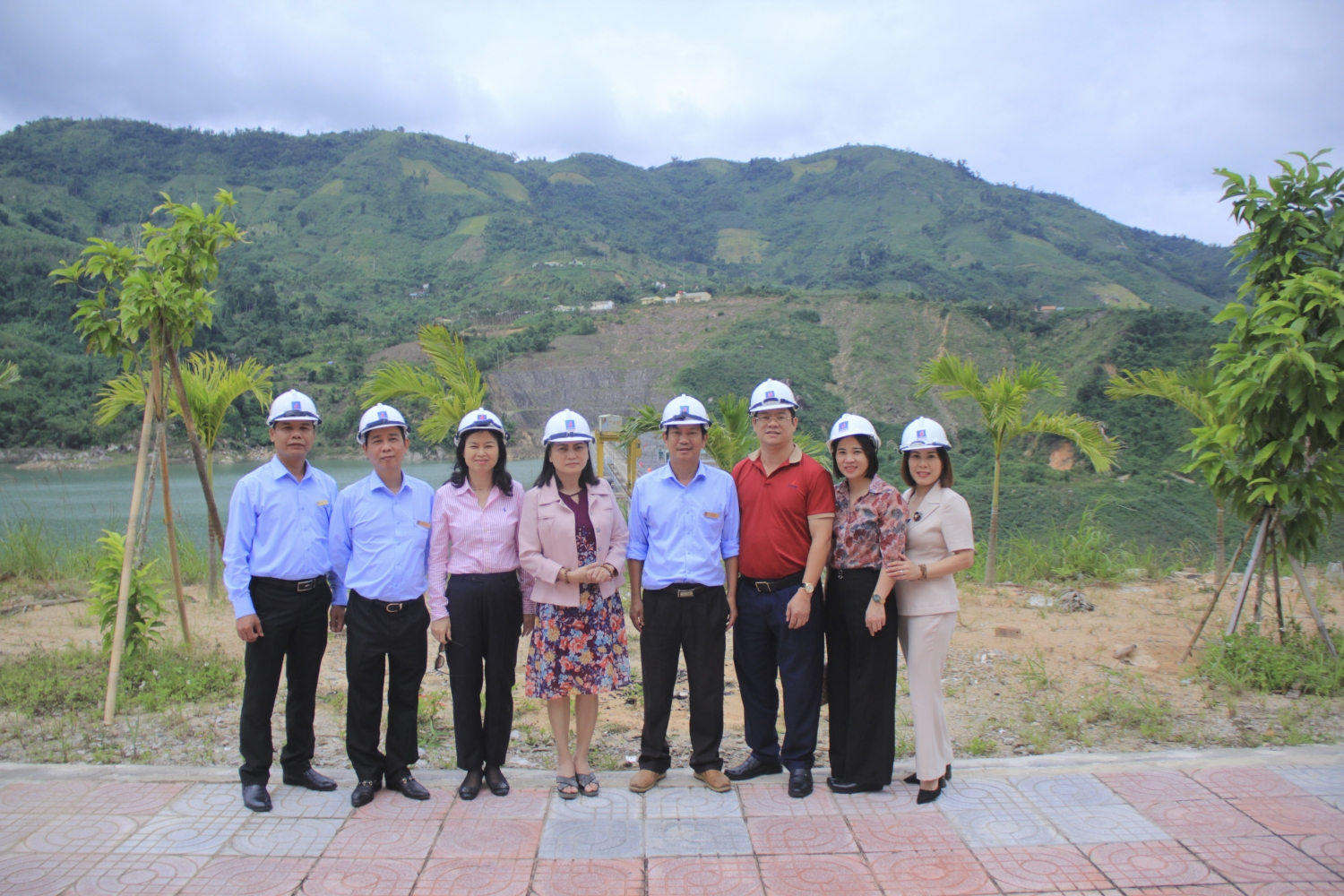 Công đoàn Dầu khí Việt Nam thăm, tặng quà cho người lao động PV Power DHC Công đoàn Dầu khí Việt Nam thăm, tặng quà cho người lao động PV Power DHC