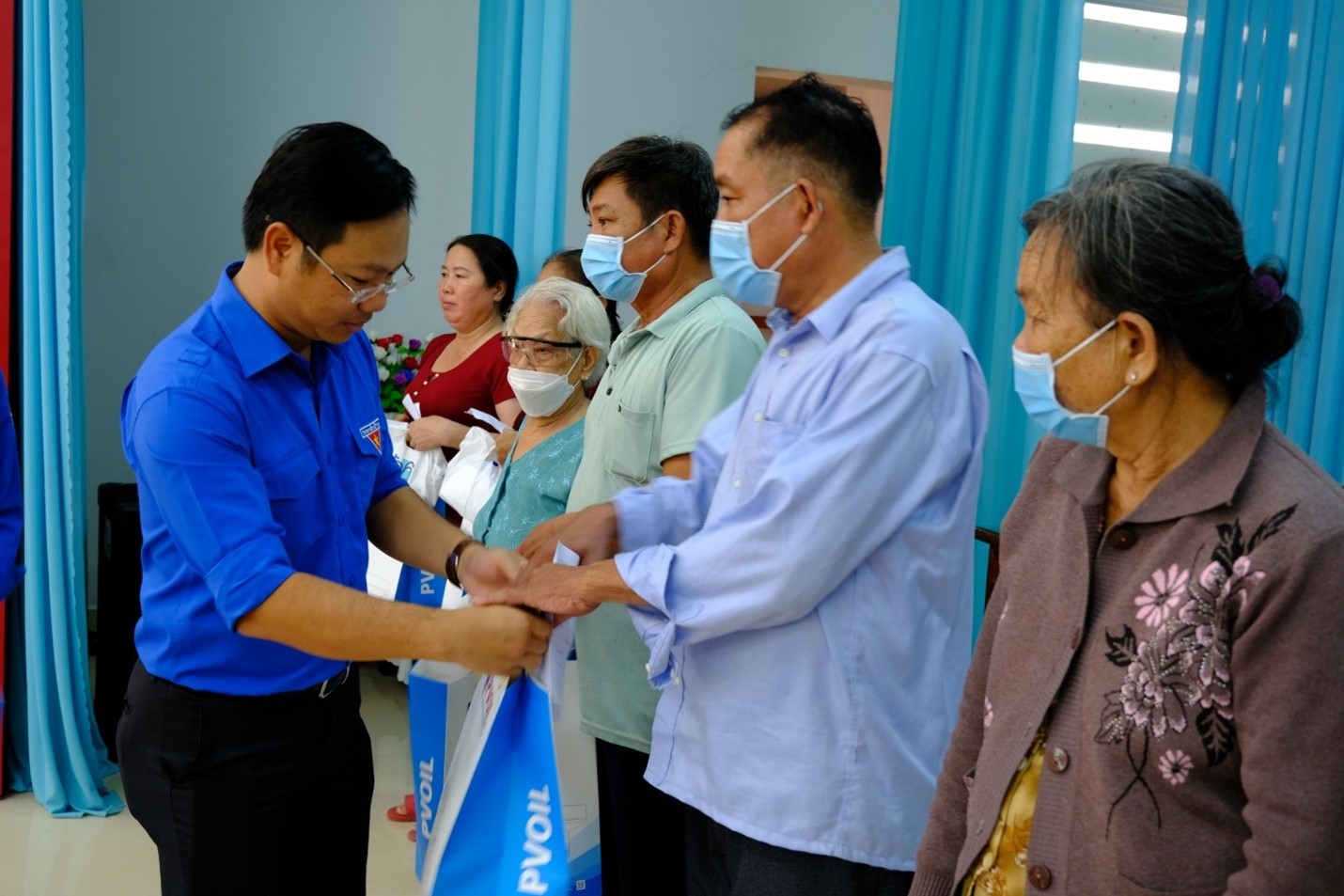 PVOIL tổ chức chương trình an sinh xã hội tại tỉnh Tiền Giang PVOIL tổ chức chương trình an sinh xã hội tại tỉnh Tiền Giang