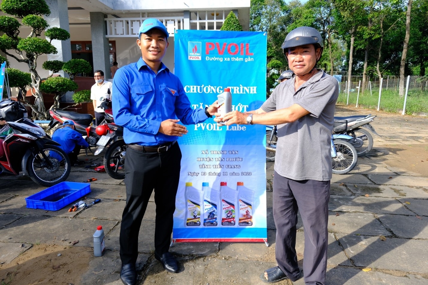PVOIL tổ chức chương trình an sinh xã hội tại tỉnh Tiền Giang PVOIL tổ chức chương trình an sinh xã hội tại tỉnh Tiền Giang