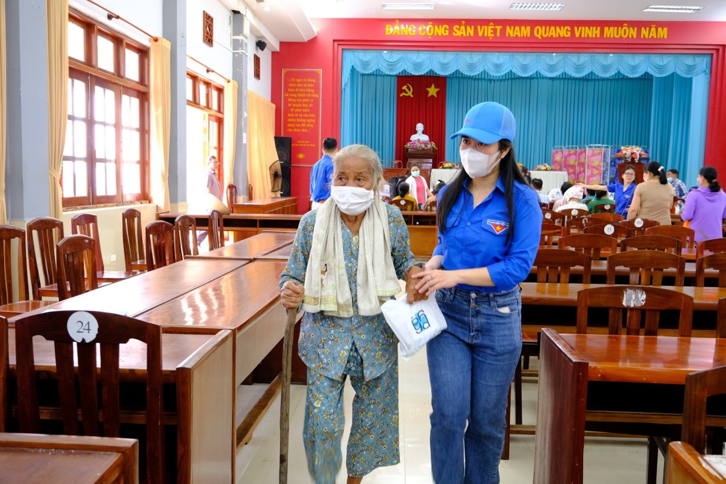 PVOIL tổ chức chương trình an sinh xã hội tại tỉnh Tiền Giang PVOIL tổ chức chương trình an sinh xã hội tại tỉnh Tiền Giang