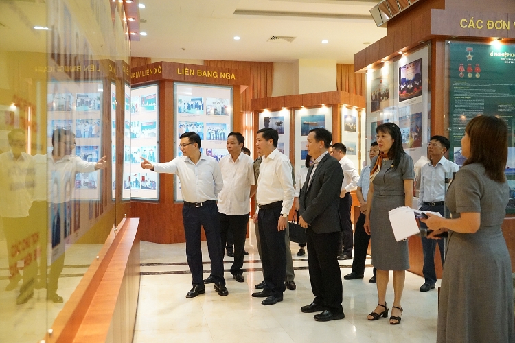 Đảng ủy Khối doanh nghiệp Trung ương đồng tình, ủng hộ chiến lược phát triển của Petrovietnam và Vietsovpetro Đảng ủy Khối doanh nghiệp Trung ương đồng tình, ủng hộ chiến lược phát triển của Petrovietnam và Vietsovpetro