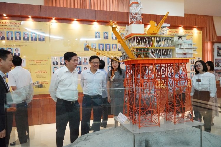 Đảng ủy Khối doanh nghiệp Trung ương đồng tình, ủng hộ chiến lược phát triển của Petrovietnam và Vietsovpetro Đảng ủy Khối doanh nghiệp Trung ương đồng tình, ủng hộ chiến lược phát triển của Petrovietnam và Vietsovpetro