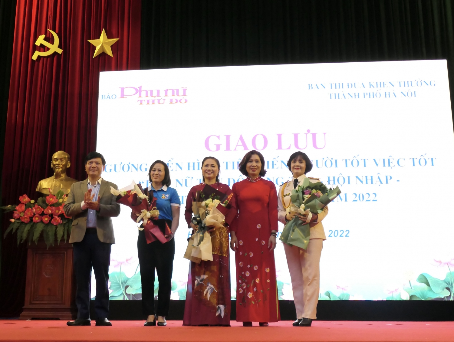 Phụ nữ Thủ đô: Sáng tạo - Hội nhập - Kết nối thành công Phụ nữ Thủ đô: Sáng tạo - Hội nhập - Kết nối thành công