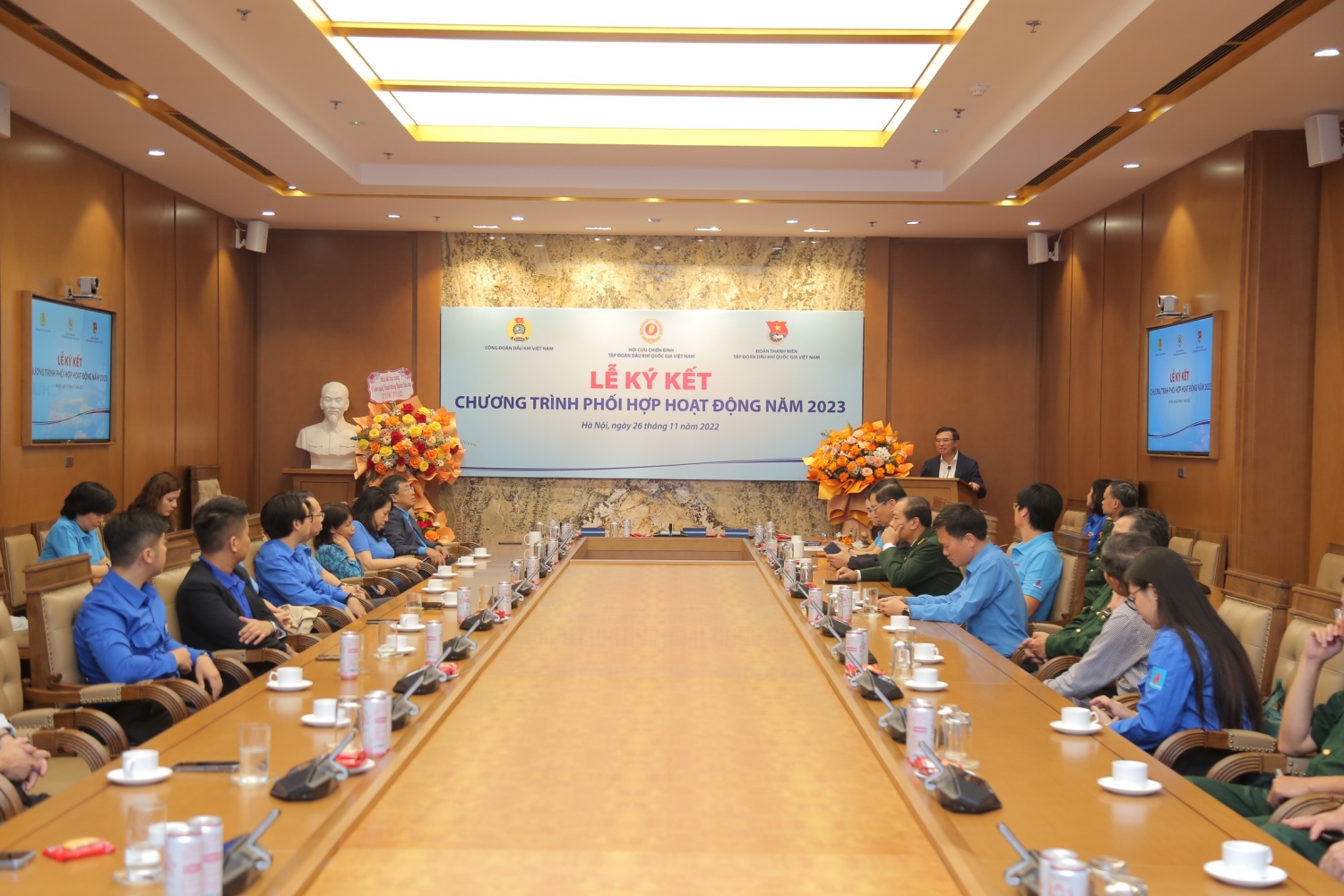 Tăng cường phối hợp giữa các tổ chức đoàn thể chính trị - xã hội trong Tập đoàn Dầu khí Quốc gia Việt Nam Tăng cường phối hợp giữa các tổ chức đoàn thể chính trị - xã hội trong Tập đoàn Dầu khí Quốc gia Việt Nam