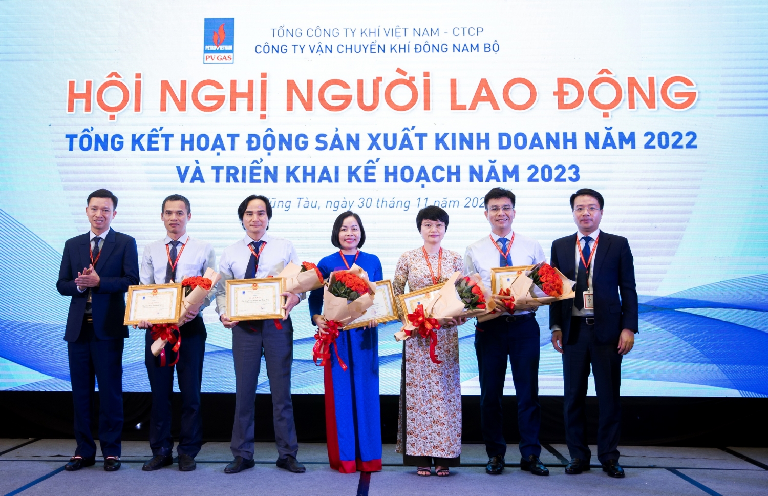 Thực hiện quyền bầu chọn đại biểu xứng đáng của KĐN Thực hiện quyền bầu chọn đại biểu xứng đáng của KĐN