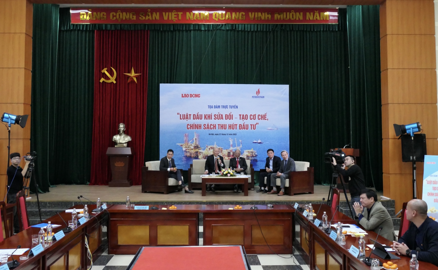 Tọa đàm Luật Dầu khí sửa đổi - tạo cơ chế, chính sách thu đầu tư Tọa đàm Luật Dầu khí sửa đổi - tạo cơ chế, chính sách thu đầu tư