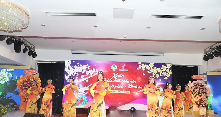 Đầm ấm “Xuân nghĩa tình Dầu khí - Tết hạnh phúc, bình an” năm 2023 khu vực phía Nam Đầm ấm “Xuân nghĩa tình Dầu khí Tết hạnh phúc, bình an” năm 2023 khu vực phía Nam