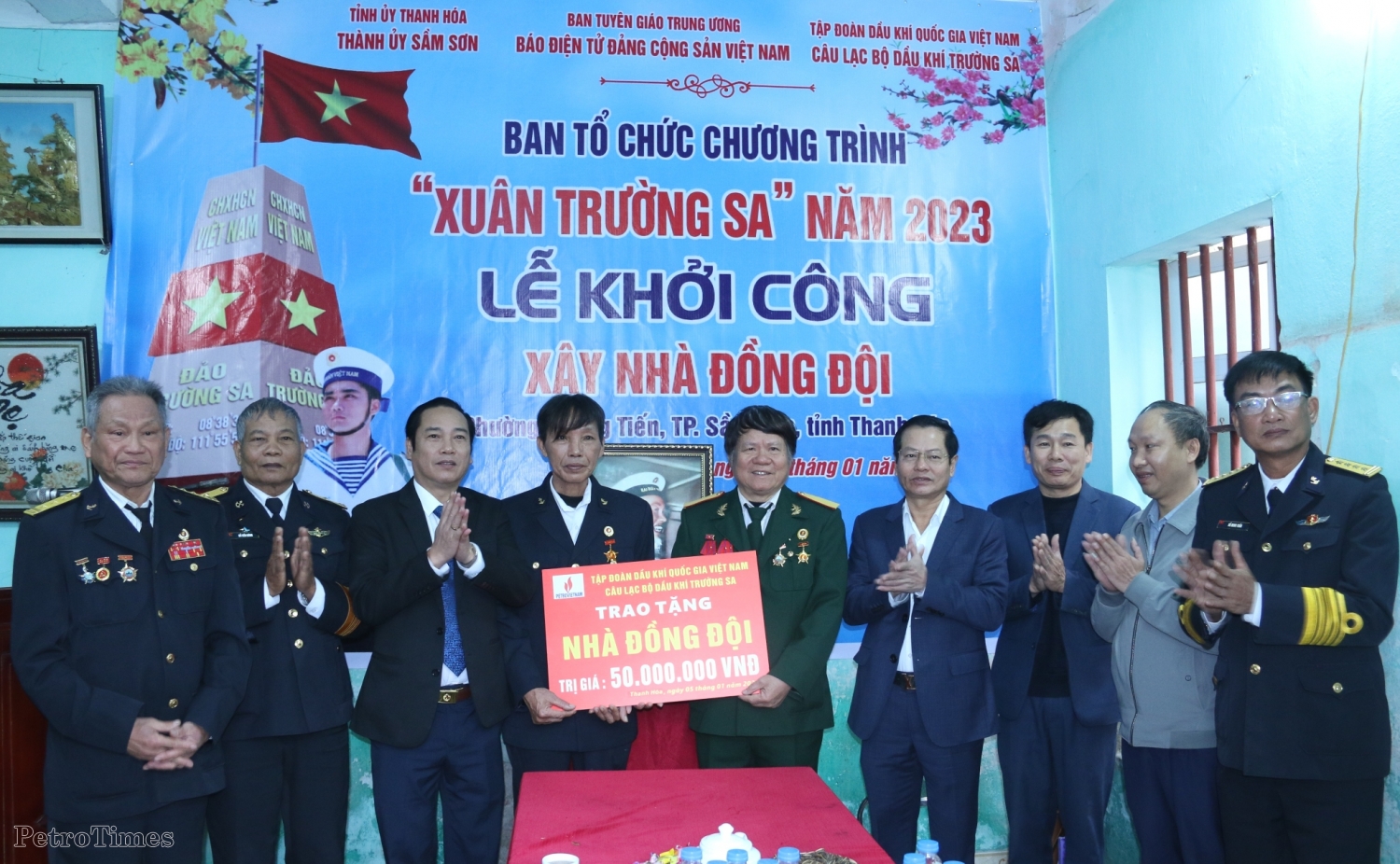 Câu lạc bộ Dầu khí Trường Sa hỗ trợ kinh phí xây dựng Câu lạc bộ Dầu khí Trường Sa hỗ trợ kinh phí xây dựng