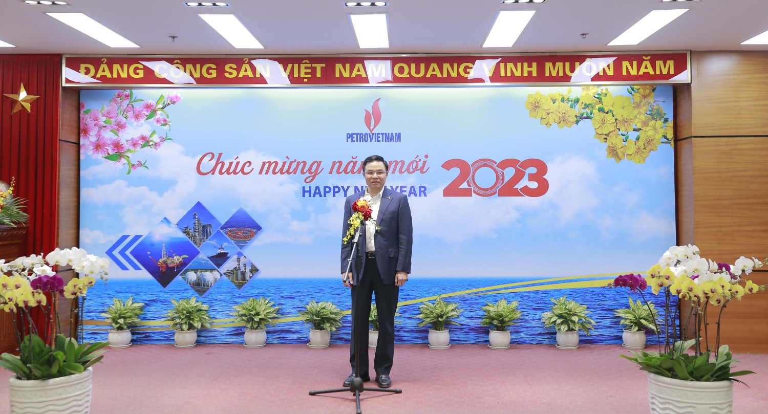 Petrovietnam tổ chức gặp mặt, trao tặng Kỷ niệm chương 'Vì sự nghiệp Dầu khí' cho các nhà quản lý báo chí, nhà báo Petrovietnam tổ chức gặp mặt, trao tặng Kỷ niệm chương 'Vì sự nghiệp Dầu khí' cho các nhà quản lý báo chí, nhà báo
