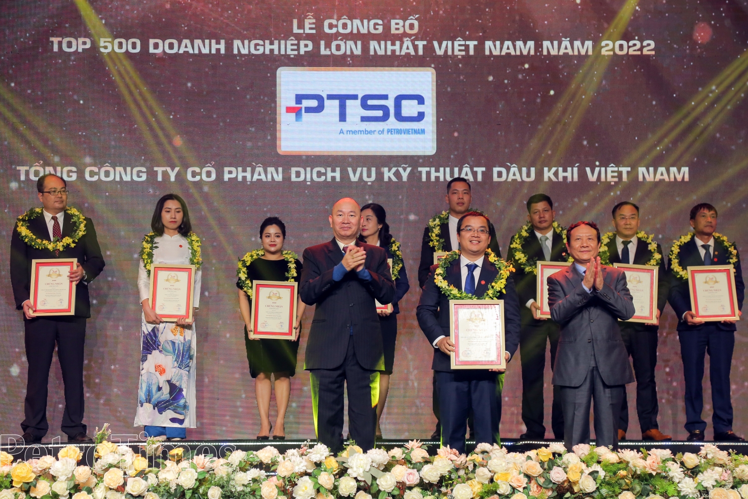 Thiết lập nhiều kỷ lục trong năm 2022, Petrovietnam khẳng định vị thế Top 3 doanh nghiệp lớn nhất Việt Nam Thiết lập nhiều kỷ lục trong năm 2022, Petrovietnam tiếp tục khẳng định vị thế trong Top 500 doanh nghiệp lớn nhất Việt Nam