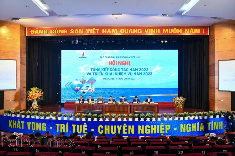 Chủ tịch HĐTV Petrovietnam Hoàng Quốc Vượng: Năm 2023 sẽ là năm tiếp tục thắng lợi, thành công của Petrovietnam Chủ tịch HĐTV Petrovietnam Hoàng Quốc Vượng: Năm 2023 sẽ là năm tiếp tục thắng lợi, thành công của Petrovietnam