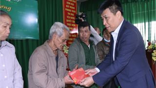 PVFCCo mang xuân ấm đến với bà con huyện Tân Lạc, tỉnh Hòa Bình