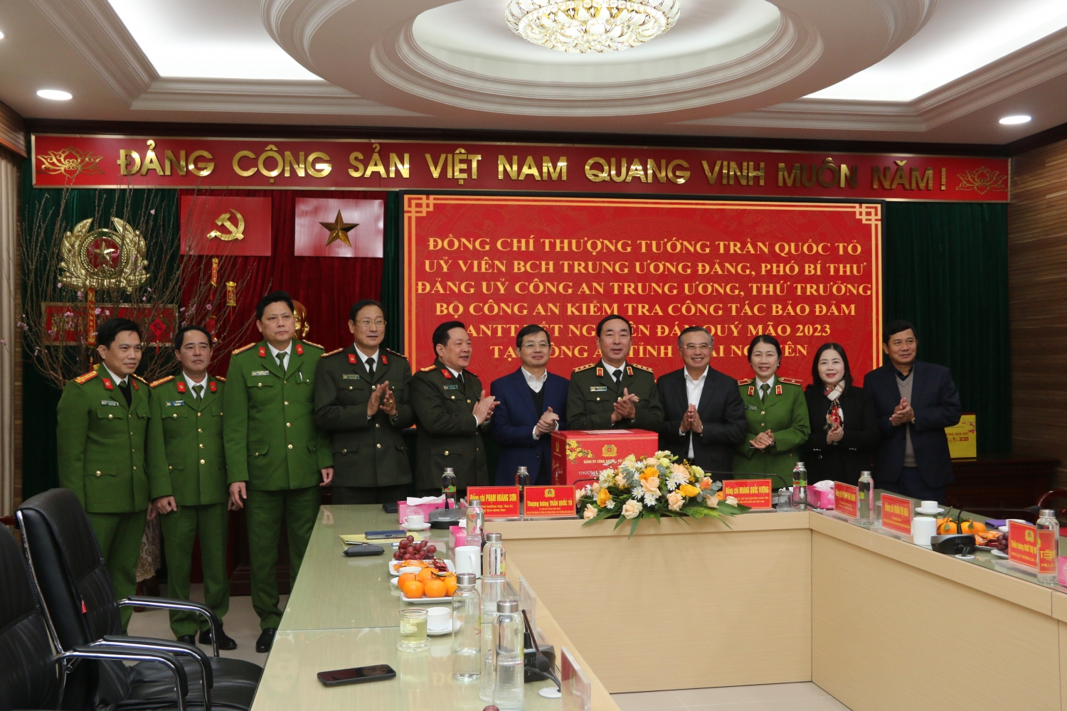 Lãnh đạo Bộ Công an và Petrovietnam thăm, làm việc tại tỉnh Thái Nguyên Lãnh đạo Bộ Công an và Petrovietnam thăm, làm việc tại tỉnh Thái Nguyên