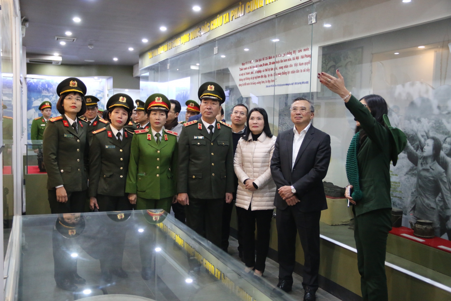 Lãnh đạo Bộ Công an và Petrovietnam thăm, làm việc tại tỉnh Thái Nguyên Lãnh đạo Bộ Công an và Petrovietnam thăm, làm việc tại tỉnh Thái Nguyên