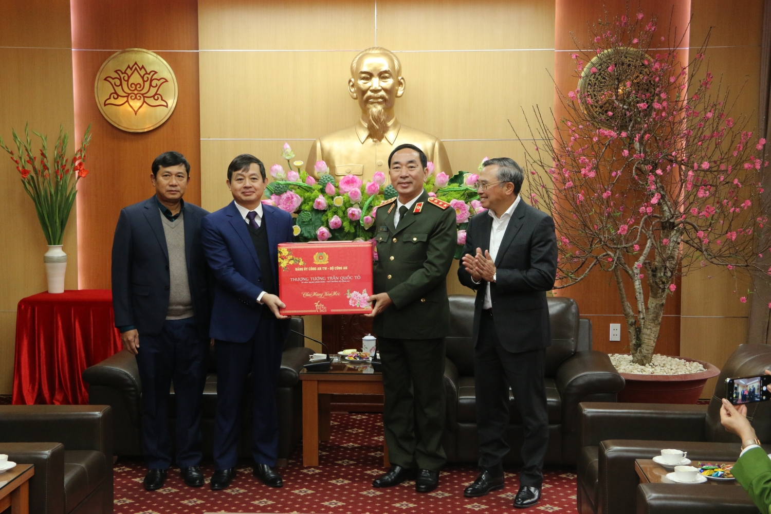 Lãnh đạo Bộ Công an và Petrovietnam thăm, làm việc tại tỉnh Thái Nguyên Lãnh đạo Bộ Công an và Petrovietnam thăm, làm việc tại tỉnh Thái Nguyên