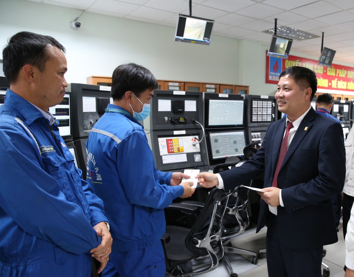 NMLD Dung Quất duy trì vận hành ở mức công suất 110% Tết Nguyên đán Quý Mão NMLD Dung Quất duy trì vận hành ở mức công suất 110% Tết Nguyên đán Quý Mão