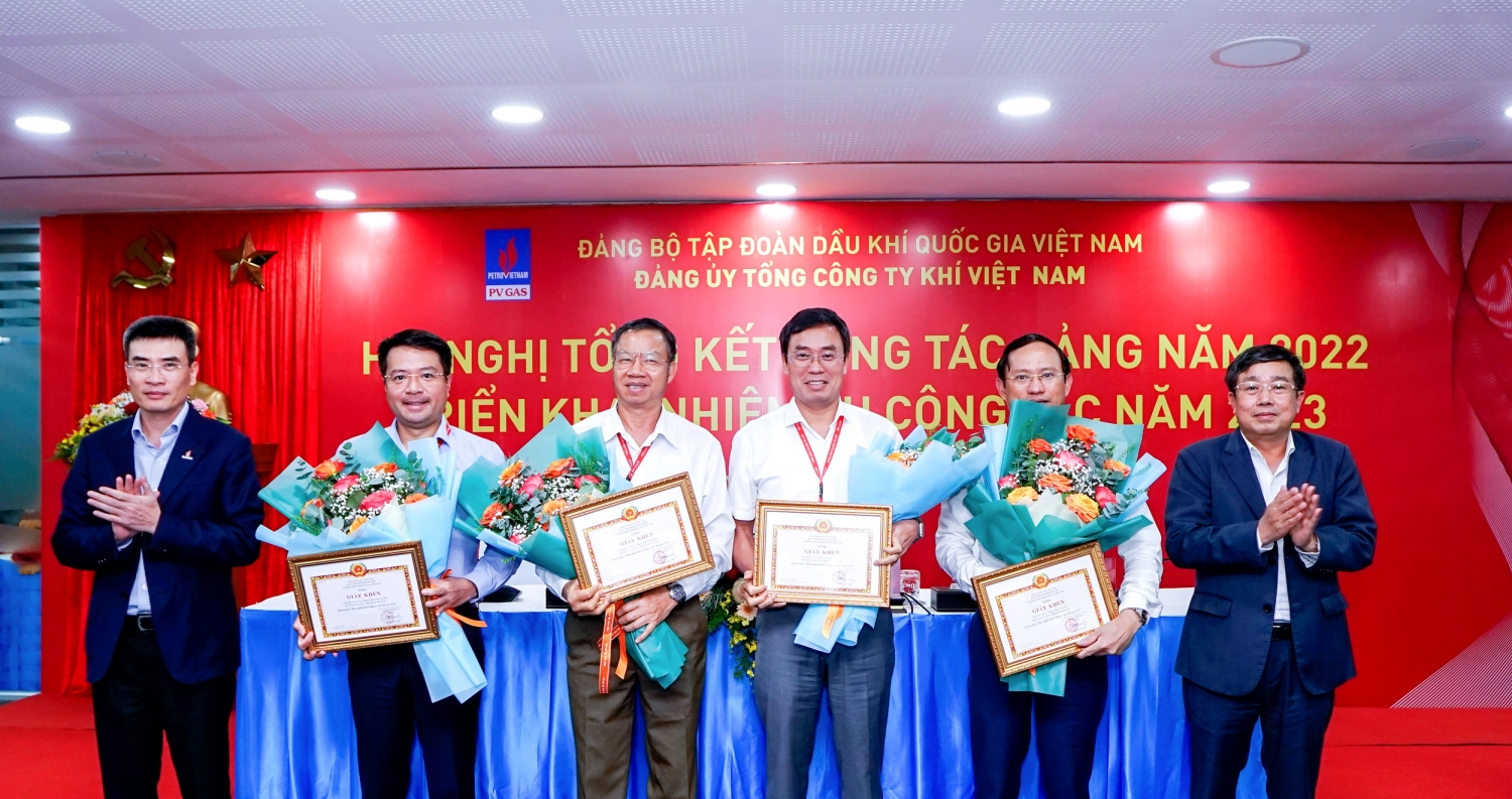 04 tổ chức đảng thuộc Đảng bộ PV GAS nhận khen thưởng đạt tiêu chuẩn Đảng ủy PV GAS - Nhận thức đúng, đồng thuận cao, nỗ lực lớn